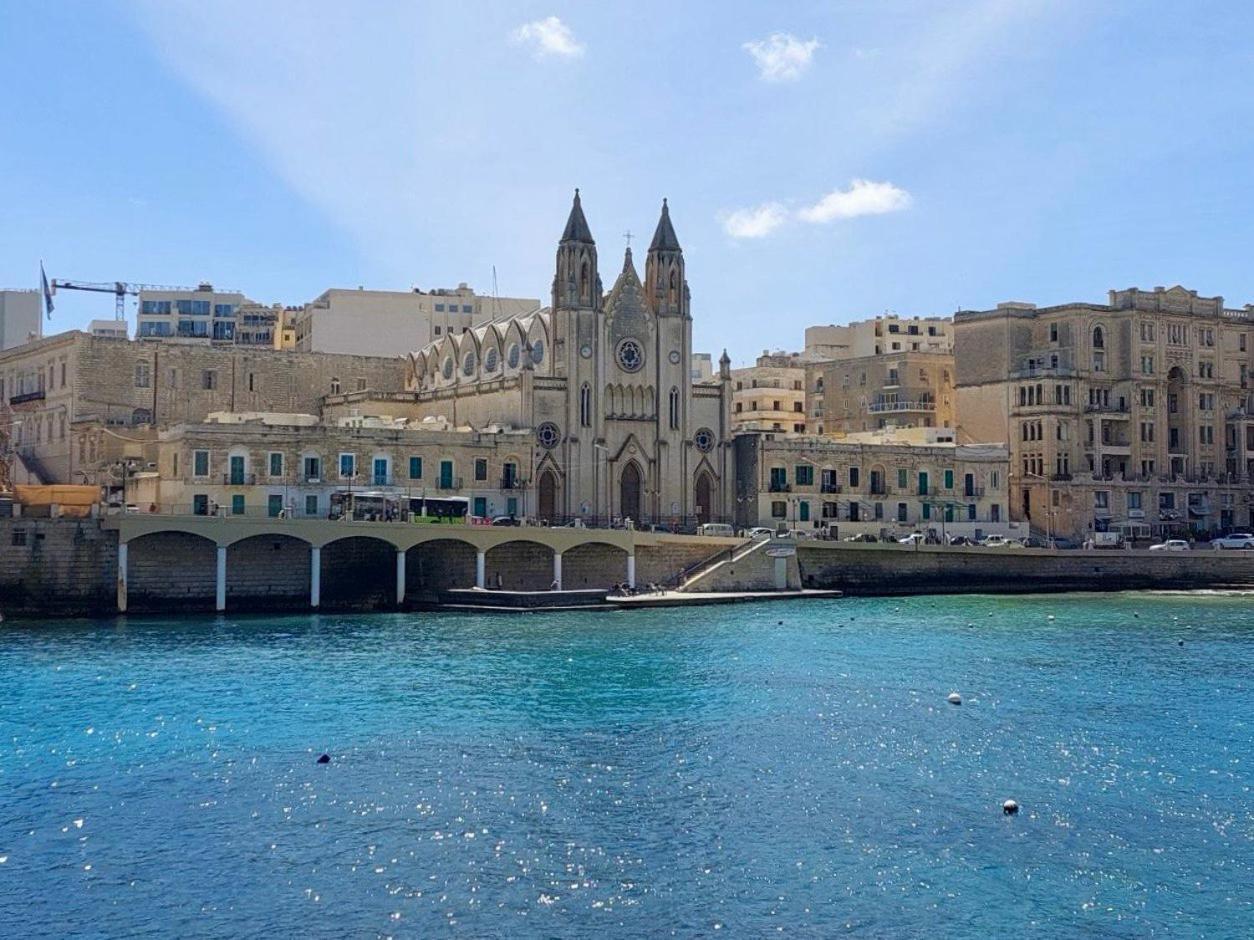 Malta Crown Guesthouse Saint Julian's Ngoại thất bức ảnh