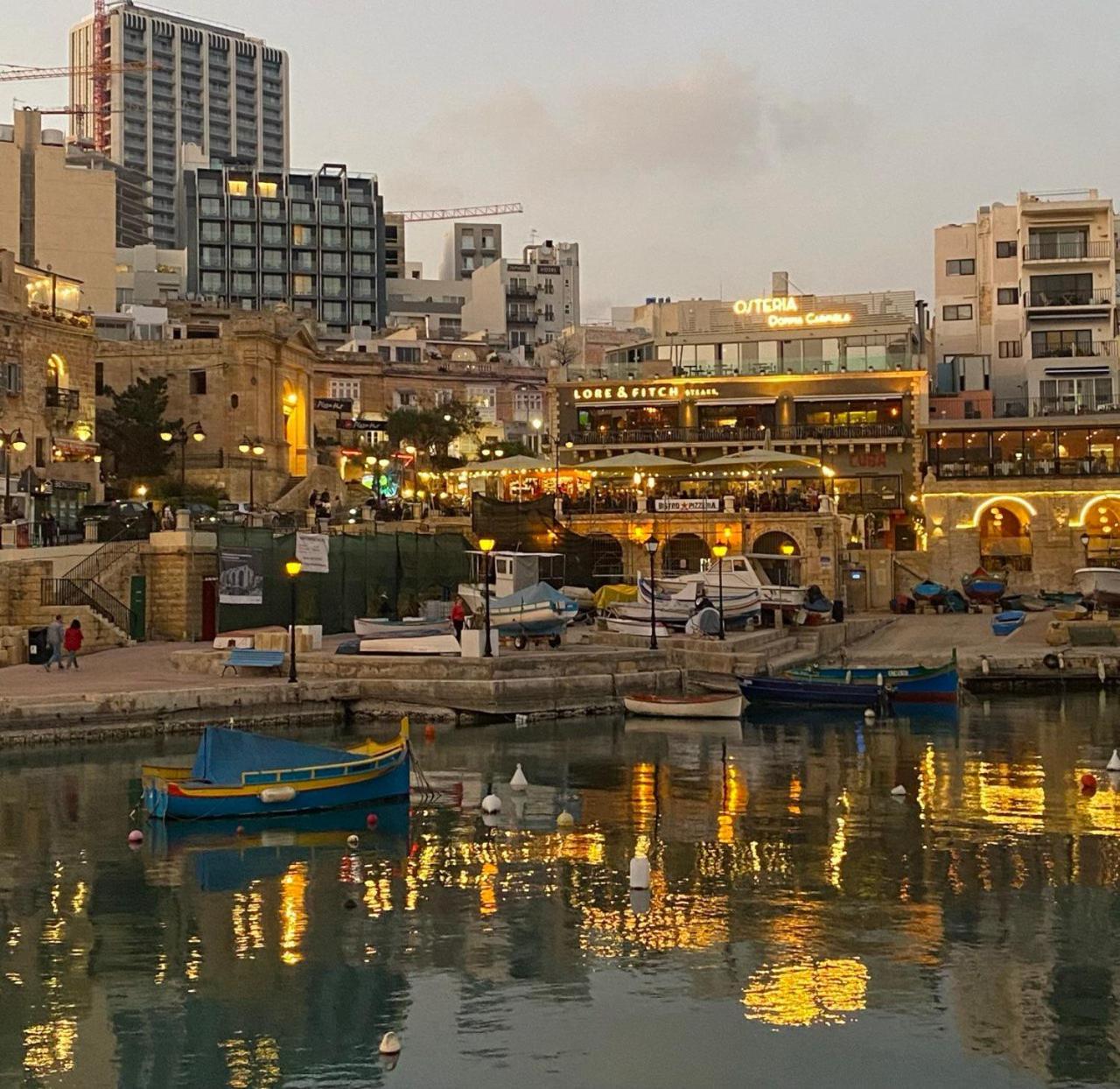 Malta Crown Guesthouse Saint Julian's Ngoại thất bức ảnh