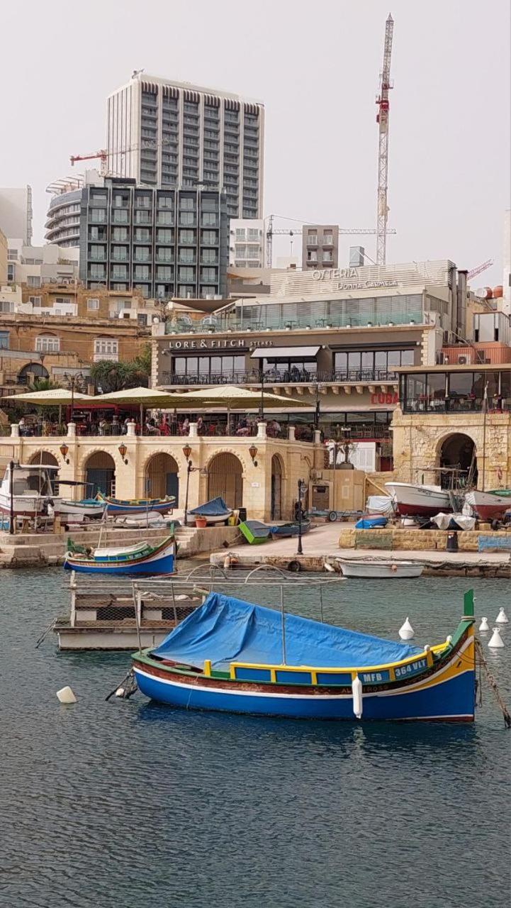 Malta Crown Guesthouse Saint Julian's Ngoại thất bức ảnh