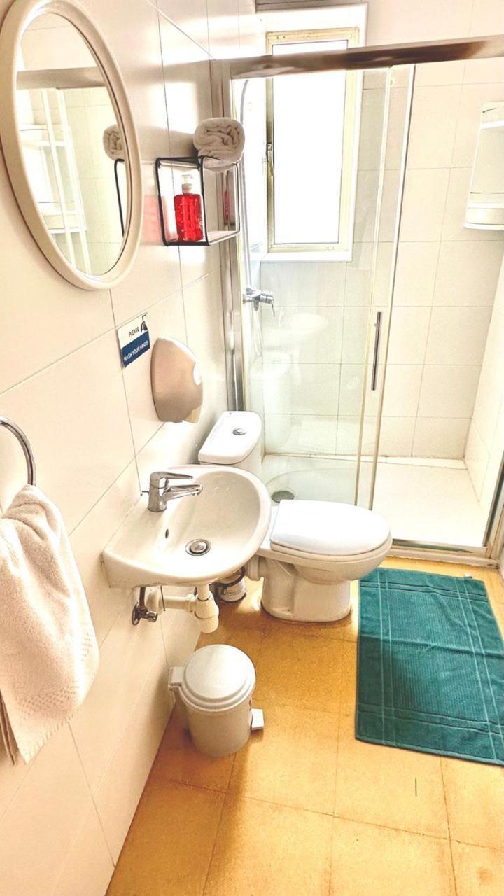 Malta Crown Guesthouse Saint Julian's Ngoại thất bức ảnh
